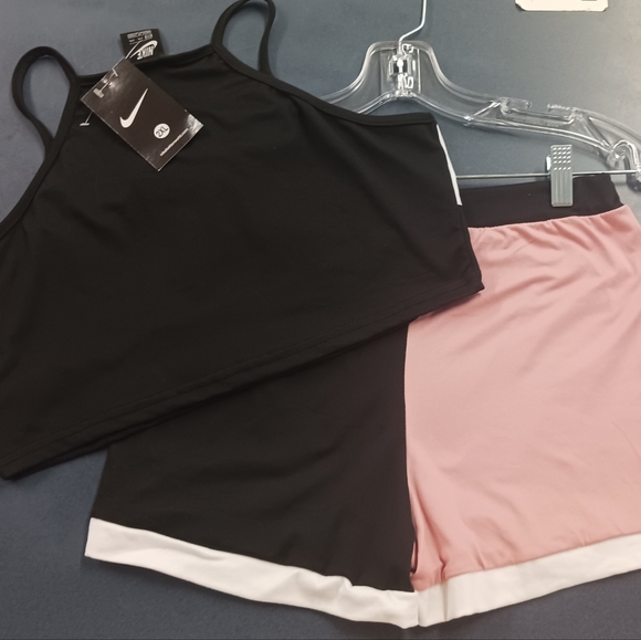 Nike Workout Clothing - Picture 2 of 2